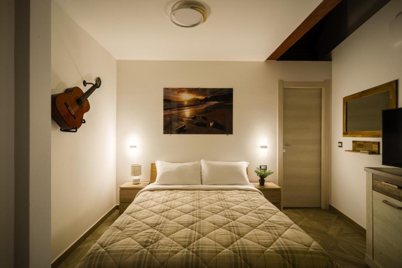 Monsuite Relais - Chalet Монсеррато Екстер'єр фото