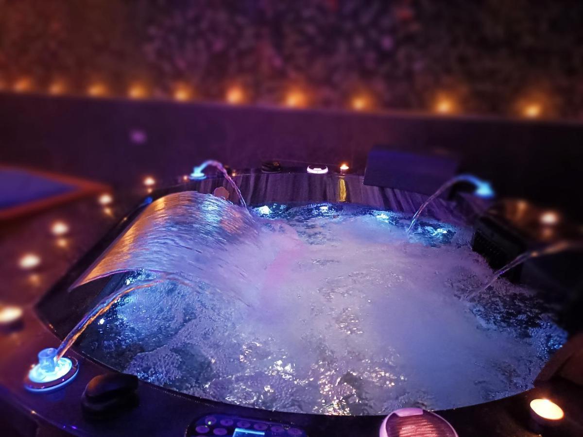 Monsuite Relais - Chalet Монсеррато Екстер'єр фото
