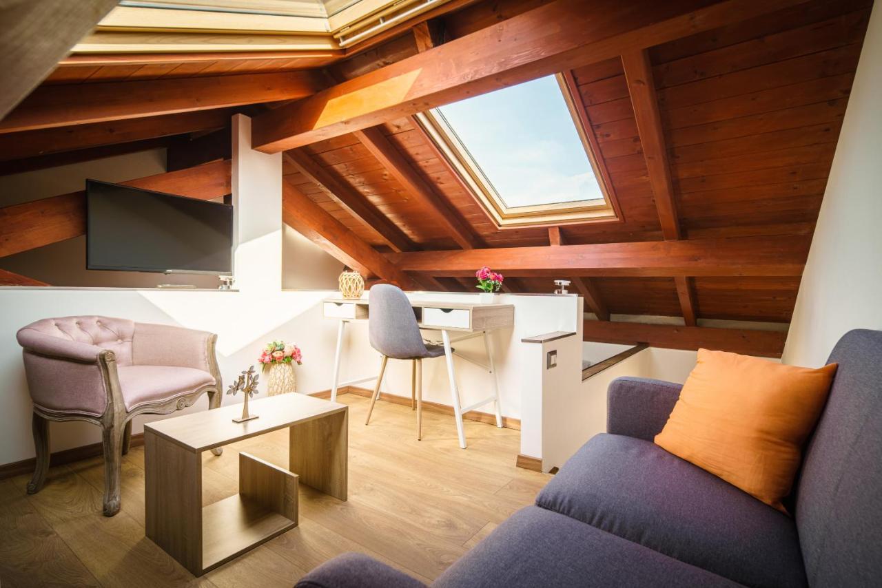 Monsuite Relais - Chalet Монсеррато Екстер'єр фото